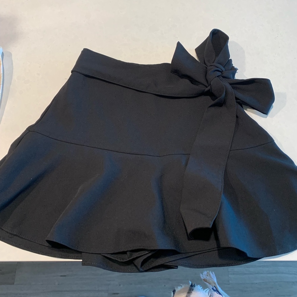 Black Zara skort
